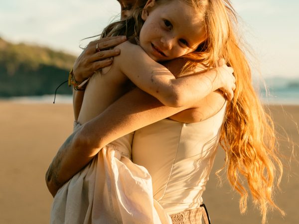 tay_daughter_hug_e103925e
